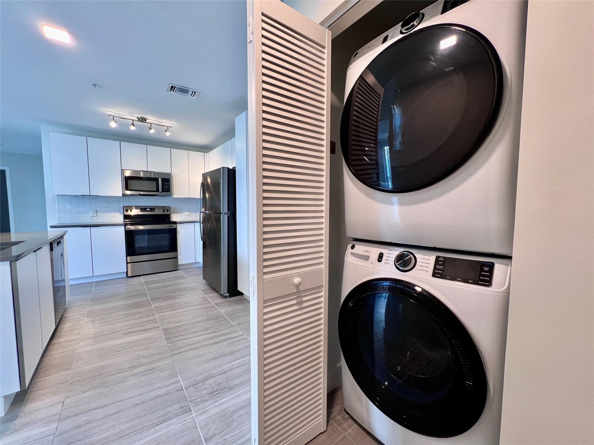 DANIA POINTE - Residential Lease