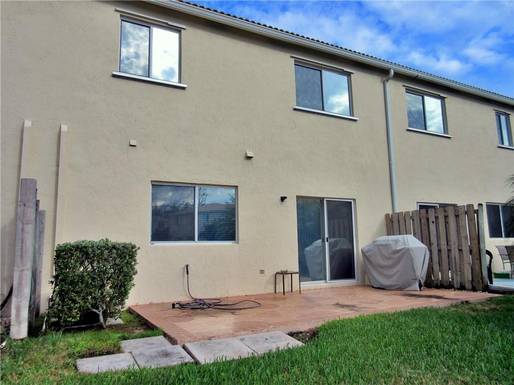 Lago Vista Coconut Creek - Residential