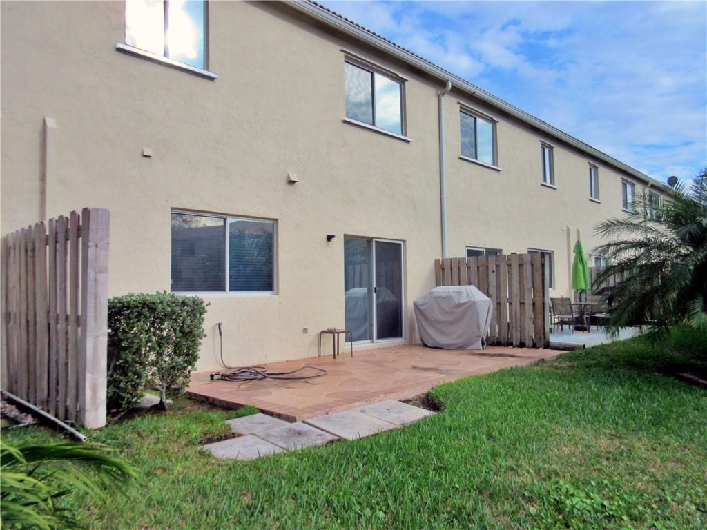 Lago Vista Coconut Creek - Residential