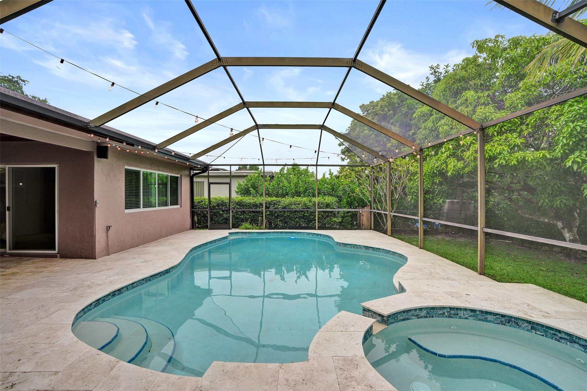 FLAMINGO GARDENS - Residential