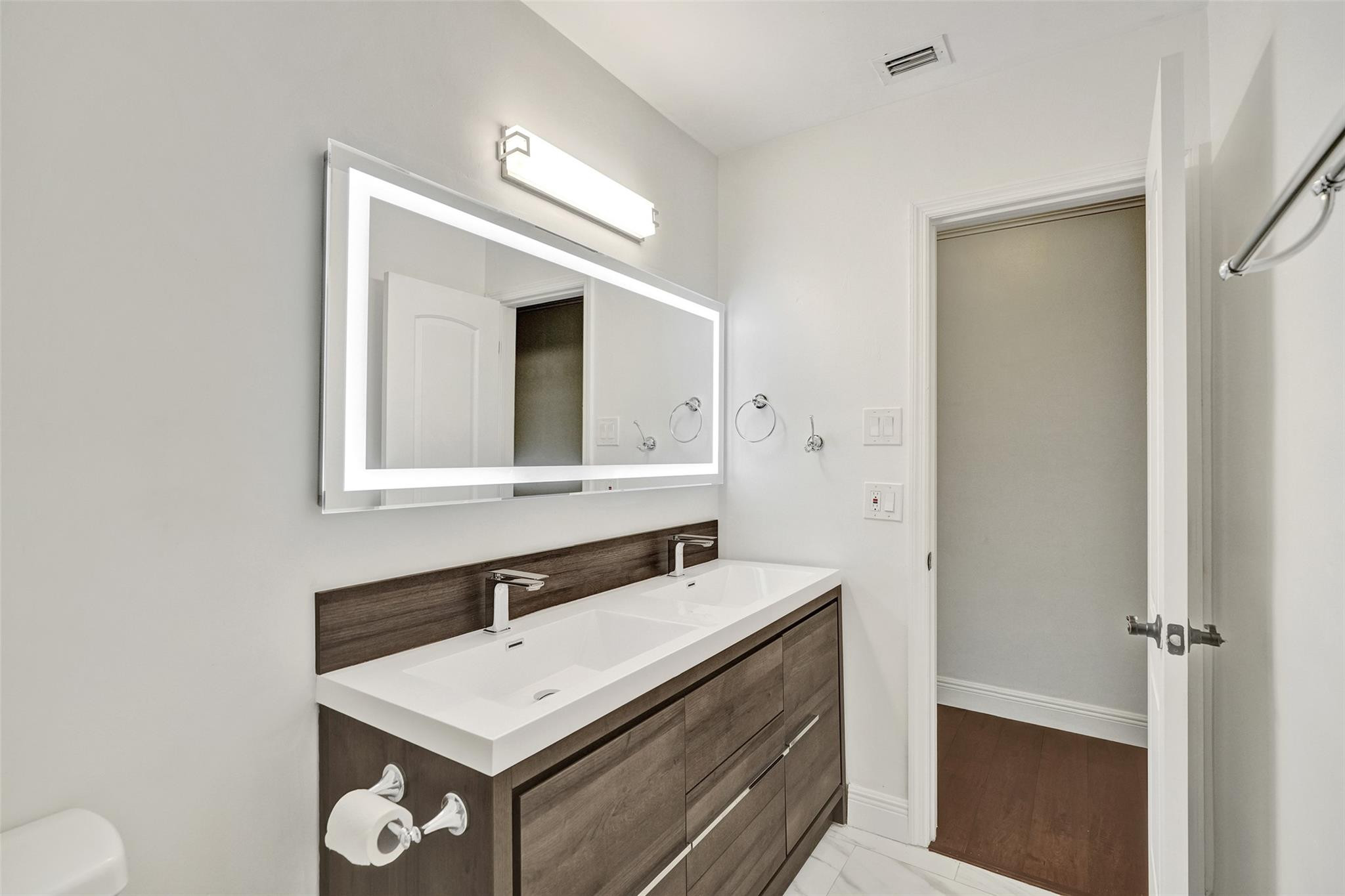 FLAMINGO GARDENS - Residential