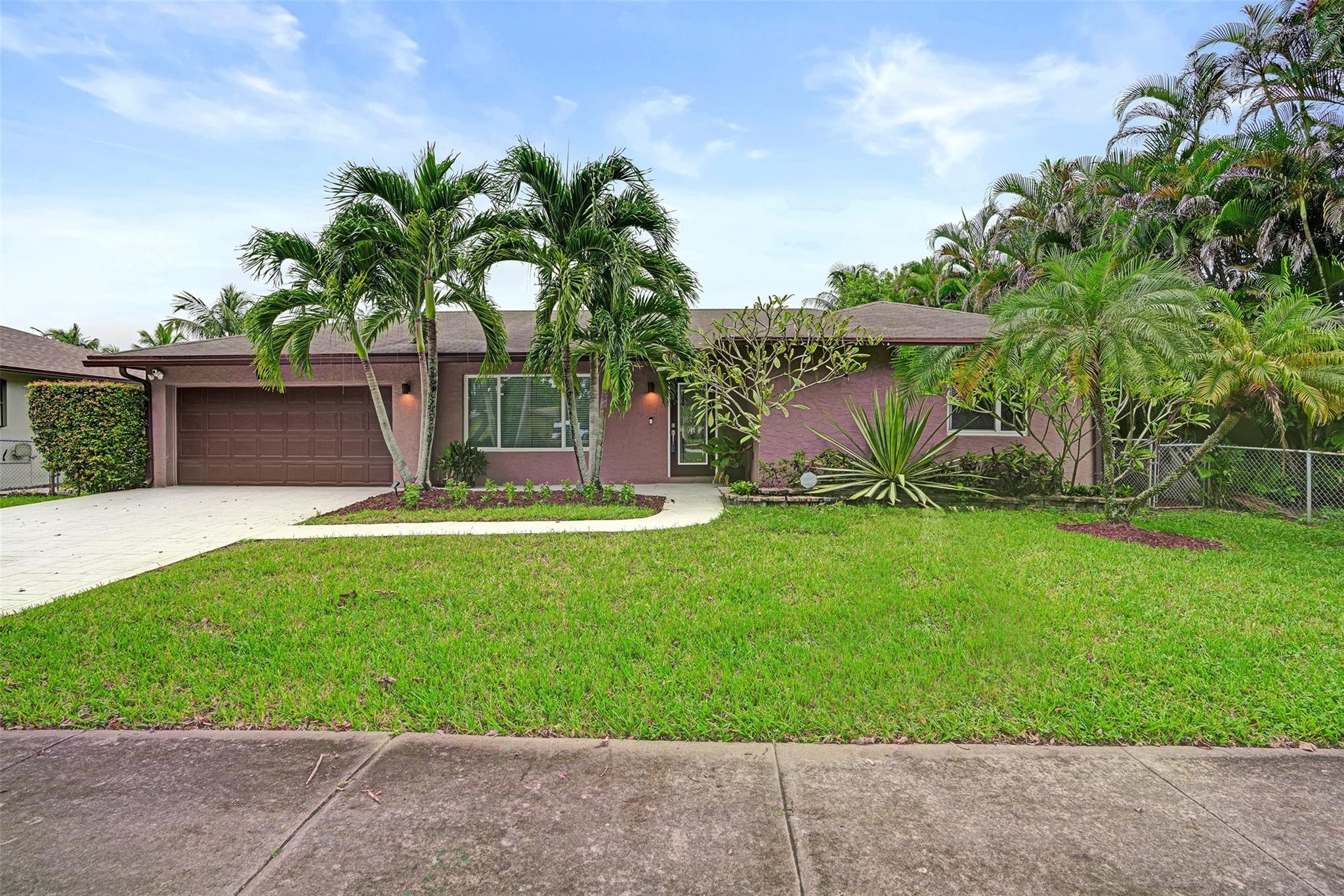 FLAMINGO GARDENS - Residential