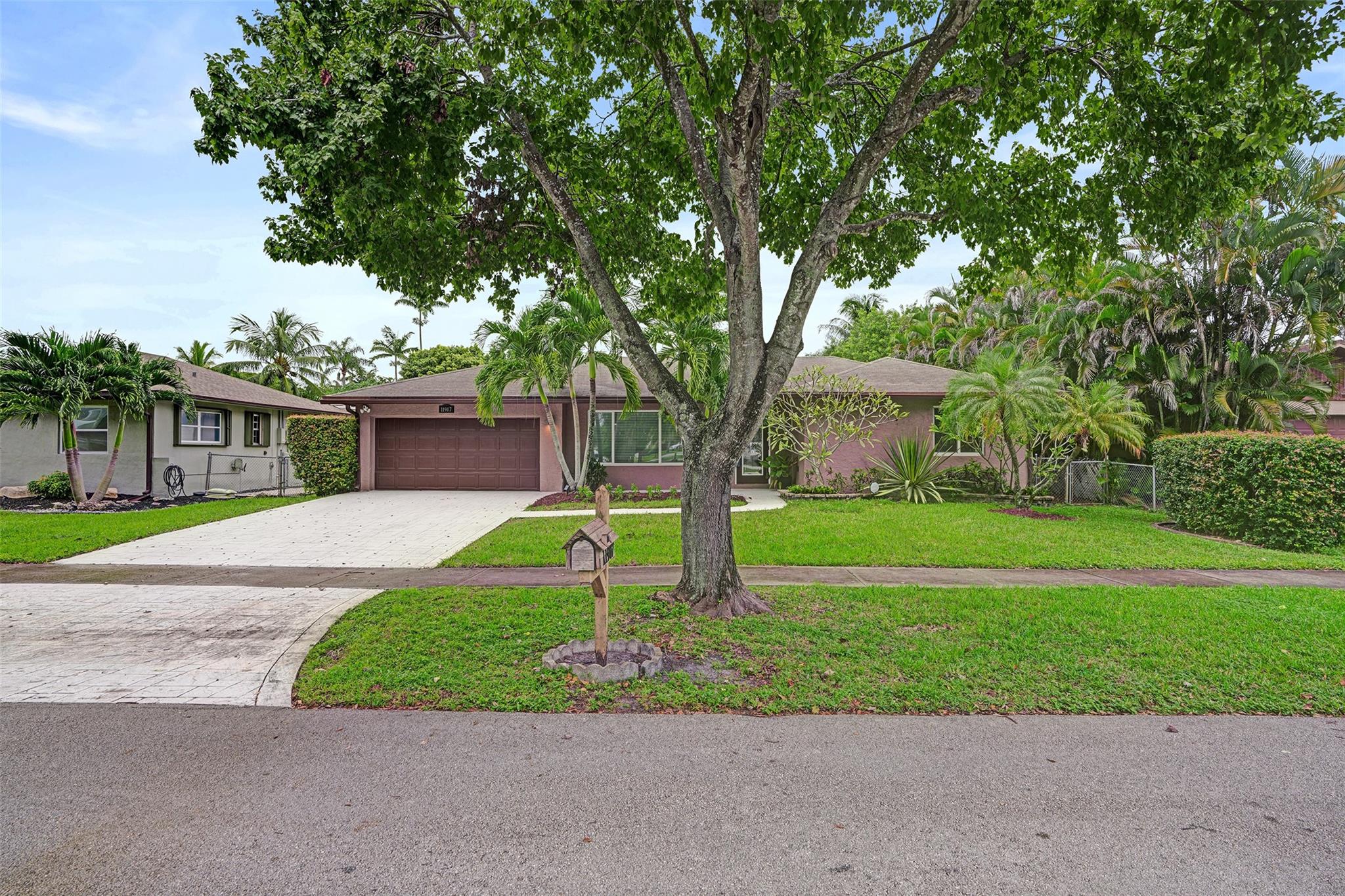 FLAMINGO GARDENS - Residential