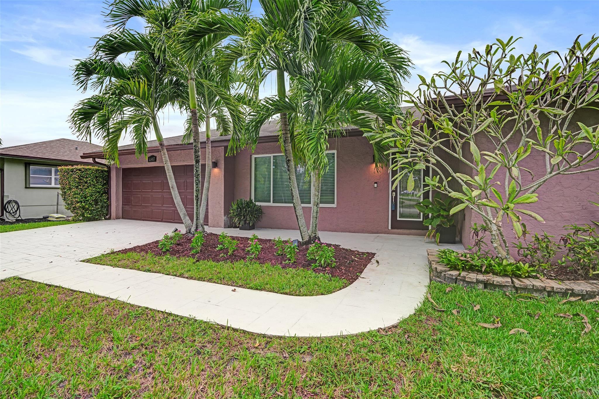 FLAMINGO GARDENS - Residential