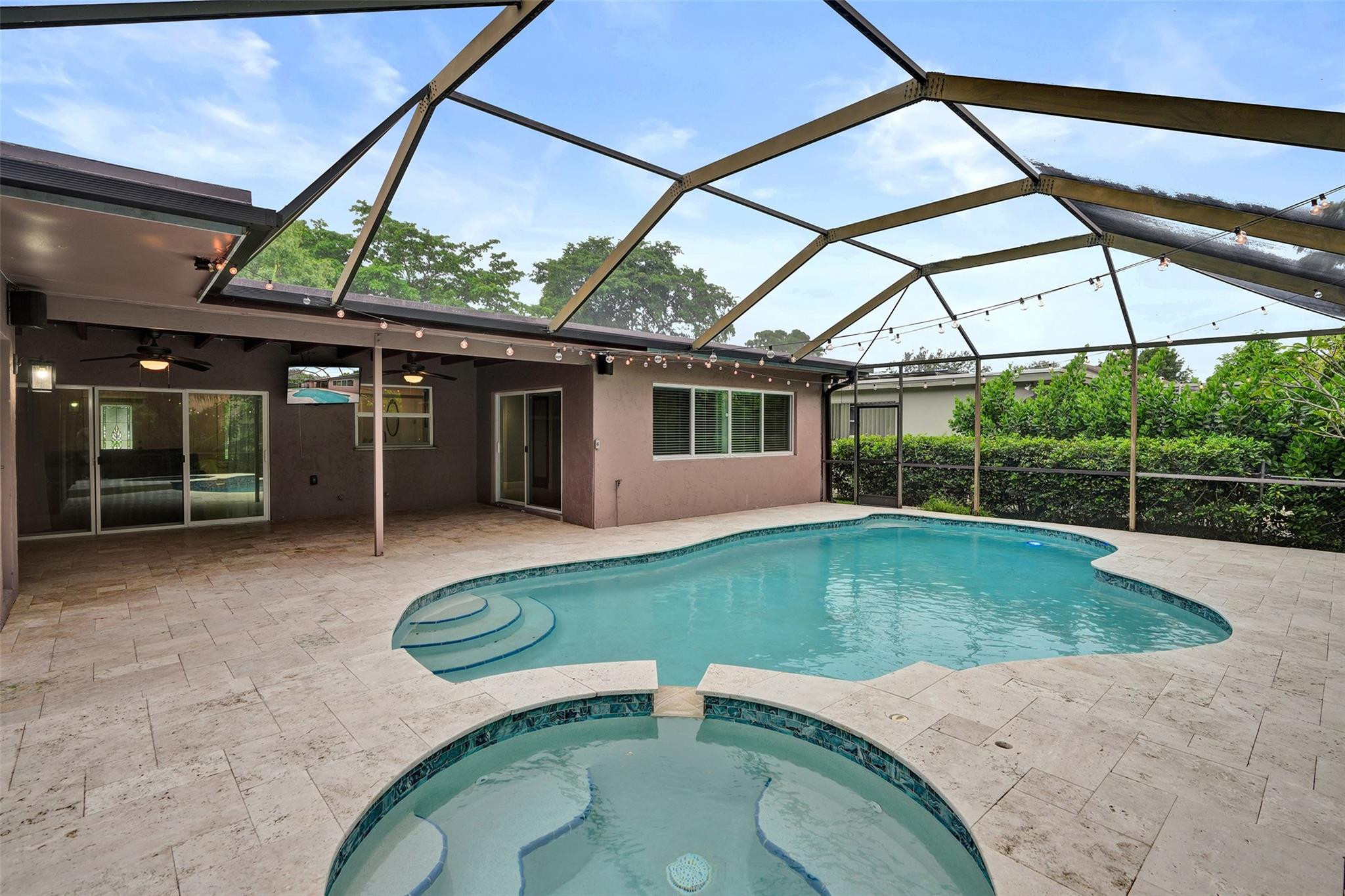 FLAMINGO GARDENS - Residential