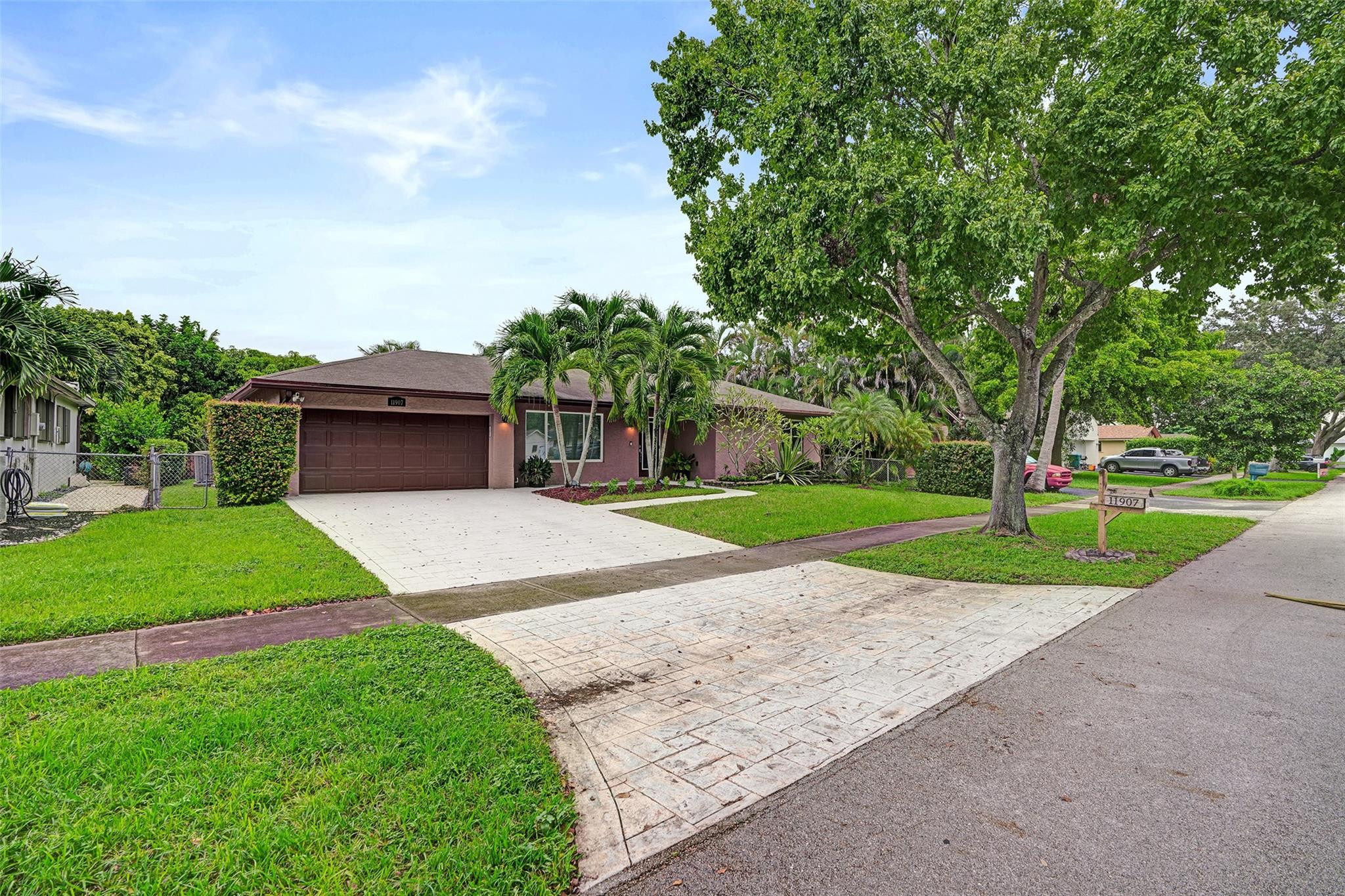 FLAMINGO GARDENS - Residential