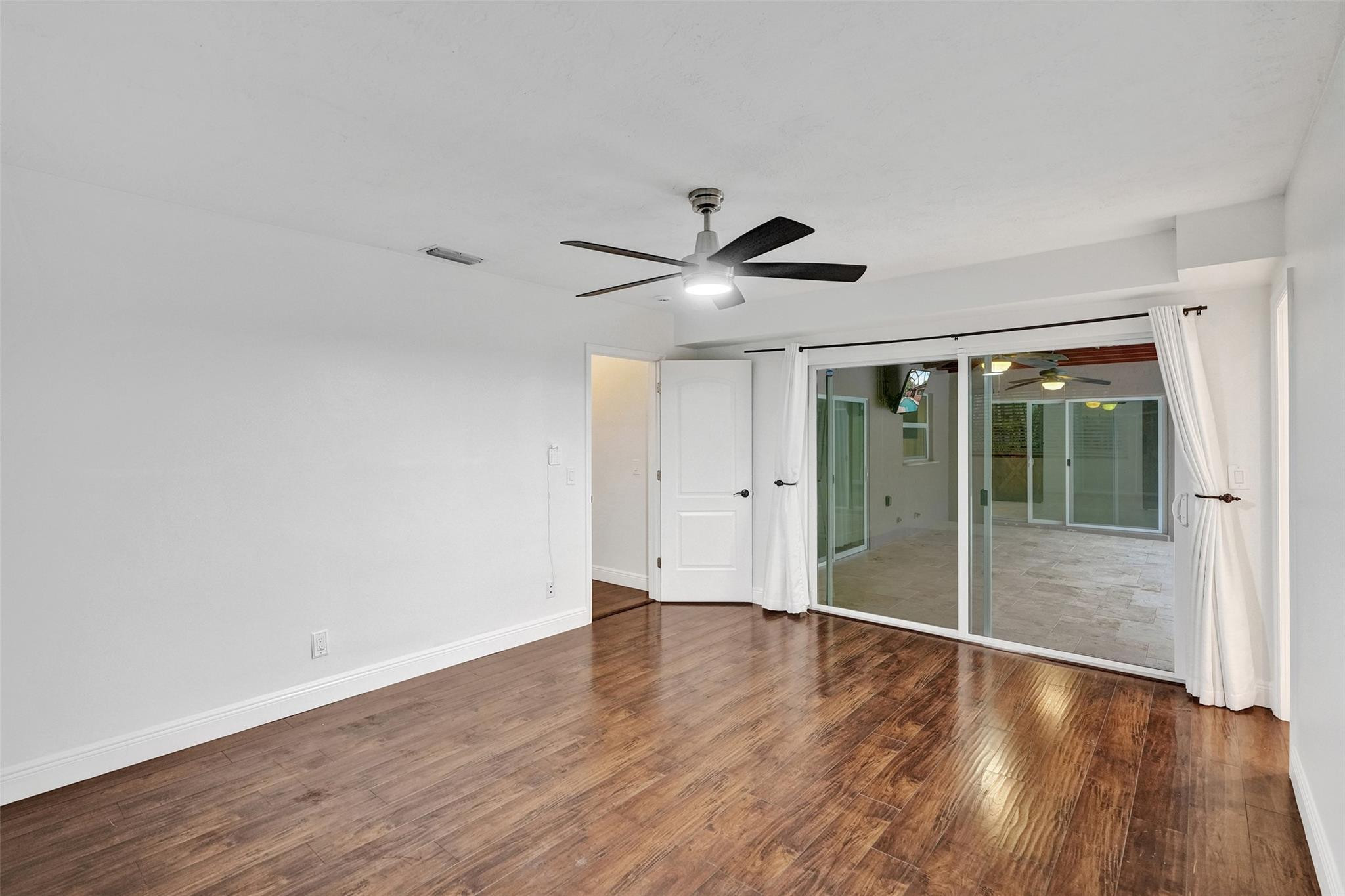 FLAMINGO GARDENS - Residential