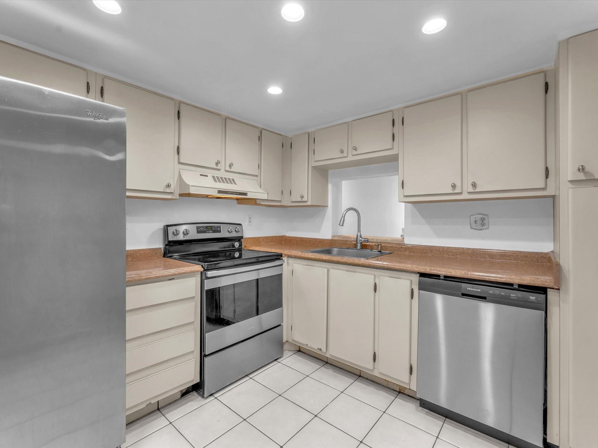 7750 W Mcnab Rd 202