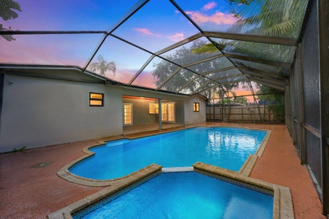 Tiny photo for 264 NW 79TH Avenue, Margate, FL 33063 (MLS # B26086279)