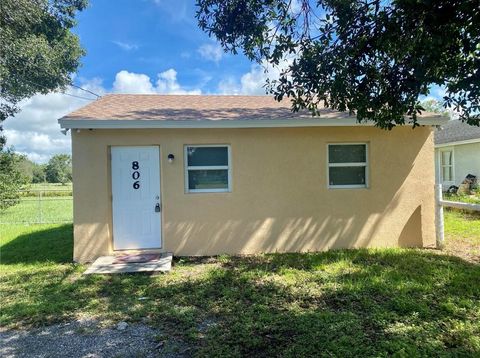 Single Family Residence in Okeechobee FL 806 12th St St.jpg