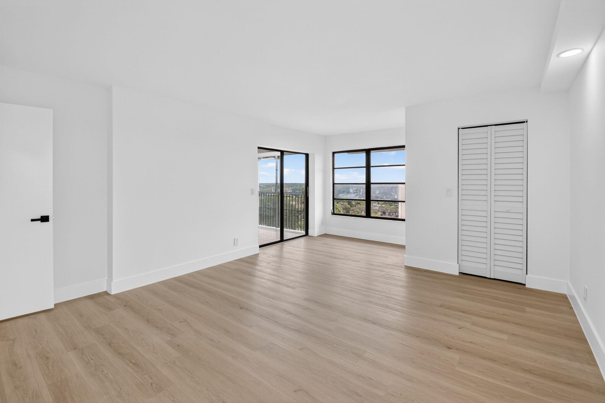 HUNTINGTON LAKES SEC ONE CONDOS - Residential