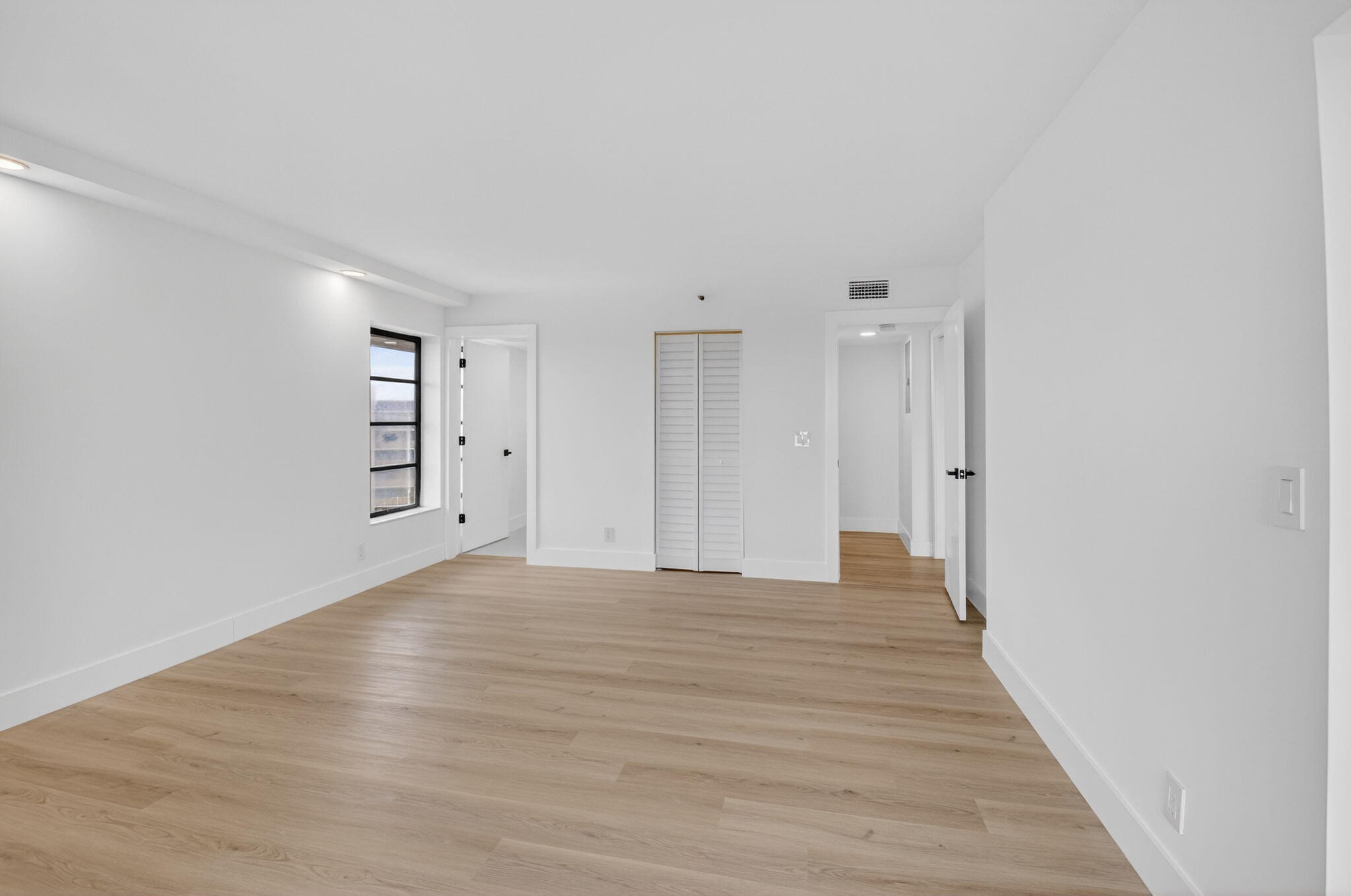 HUNTINGTON LAKES SEC ONE CONDOS - Residential