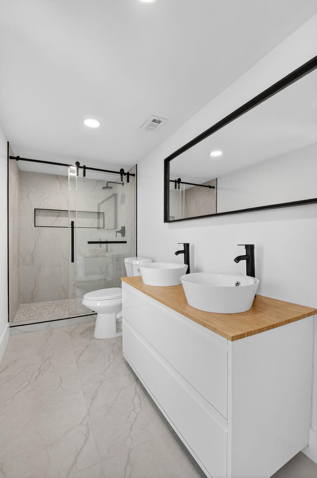 HUNTINGTON LAKES SEC ONE CONDOS - Residential