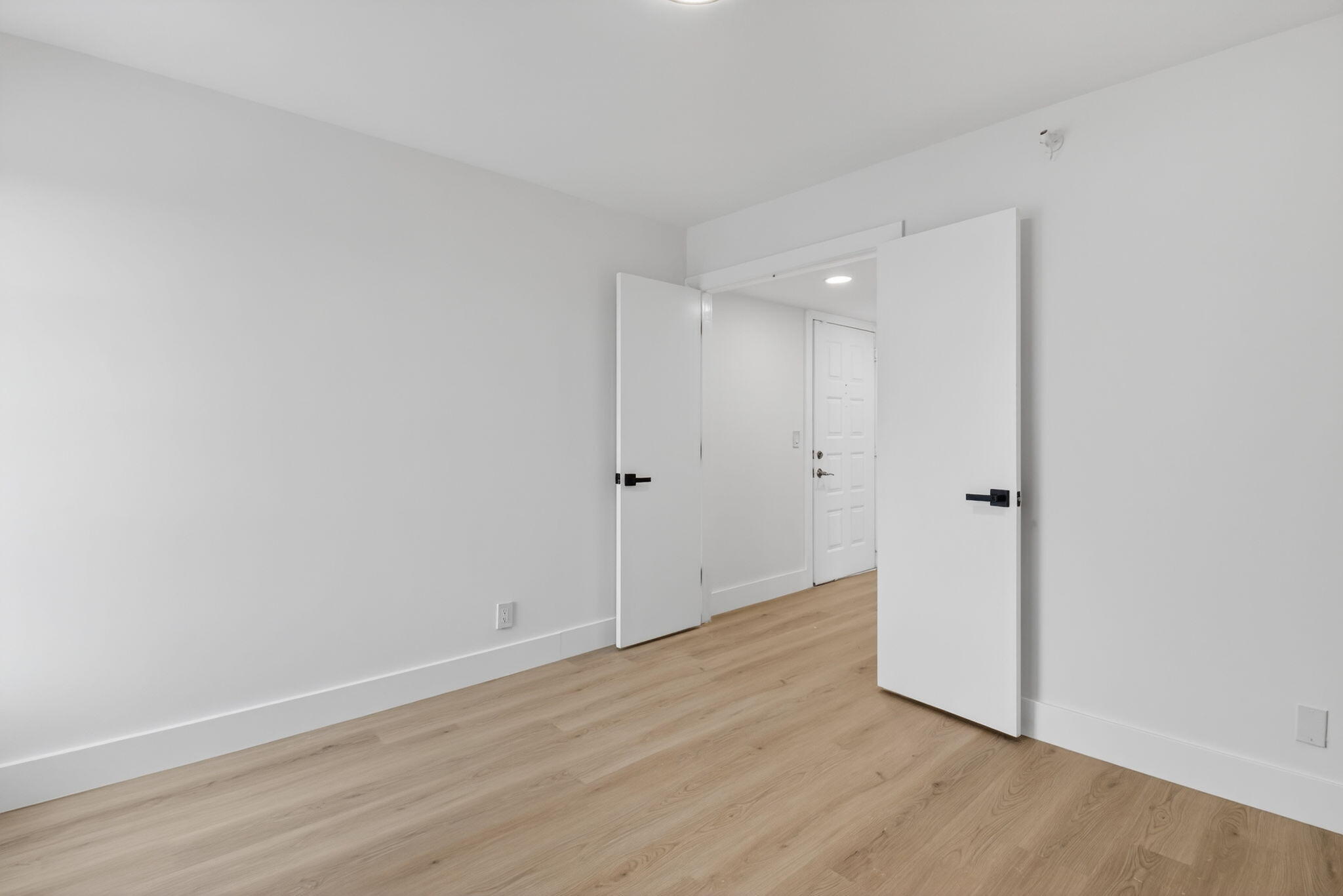 HUNTINGTON LAKES SEC ONE CONDOS - Residential