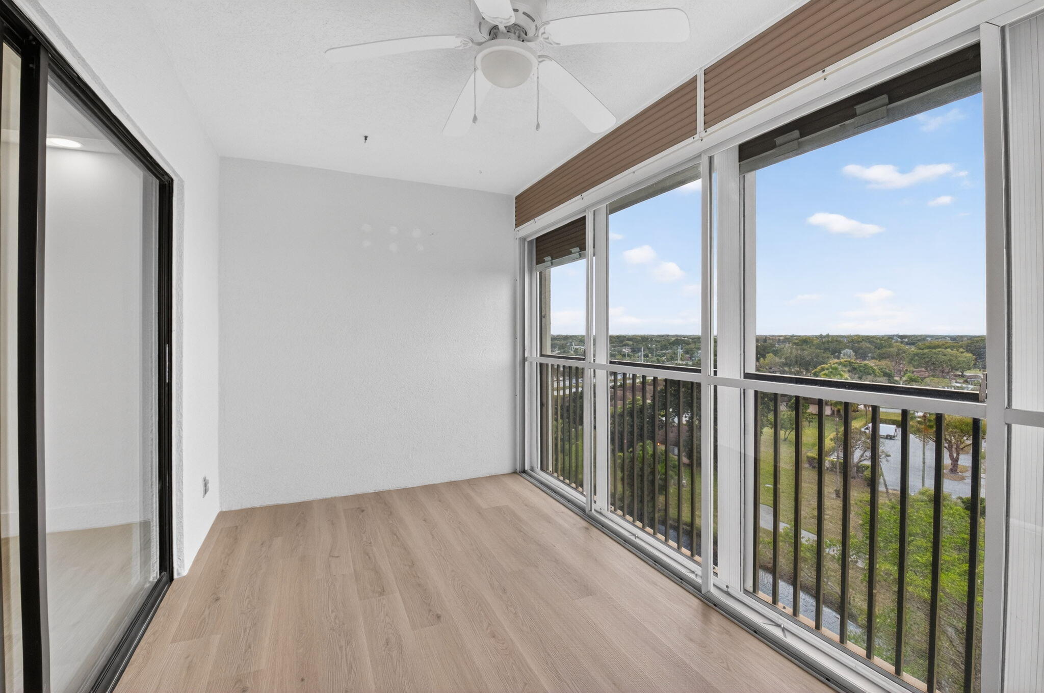 HUNTINGTON LAKES SEC ONE CONDOS - Residential