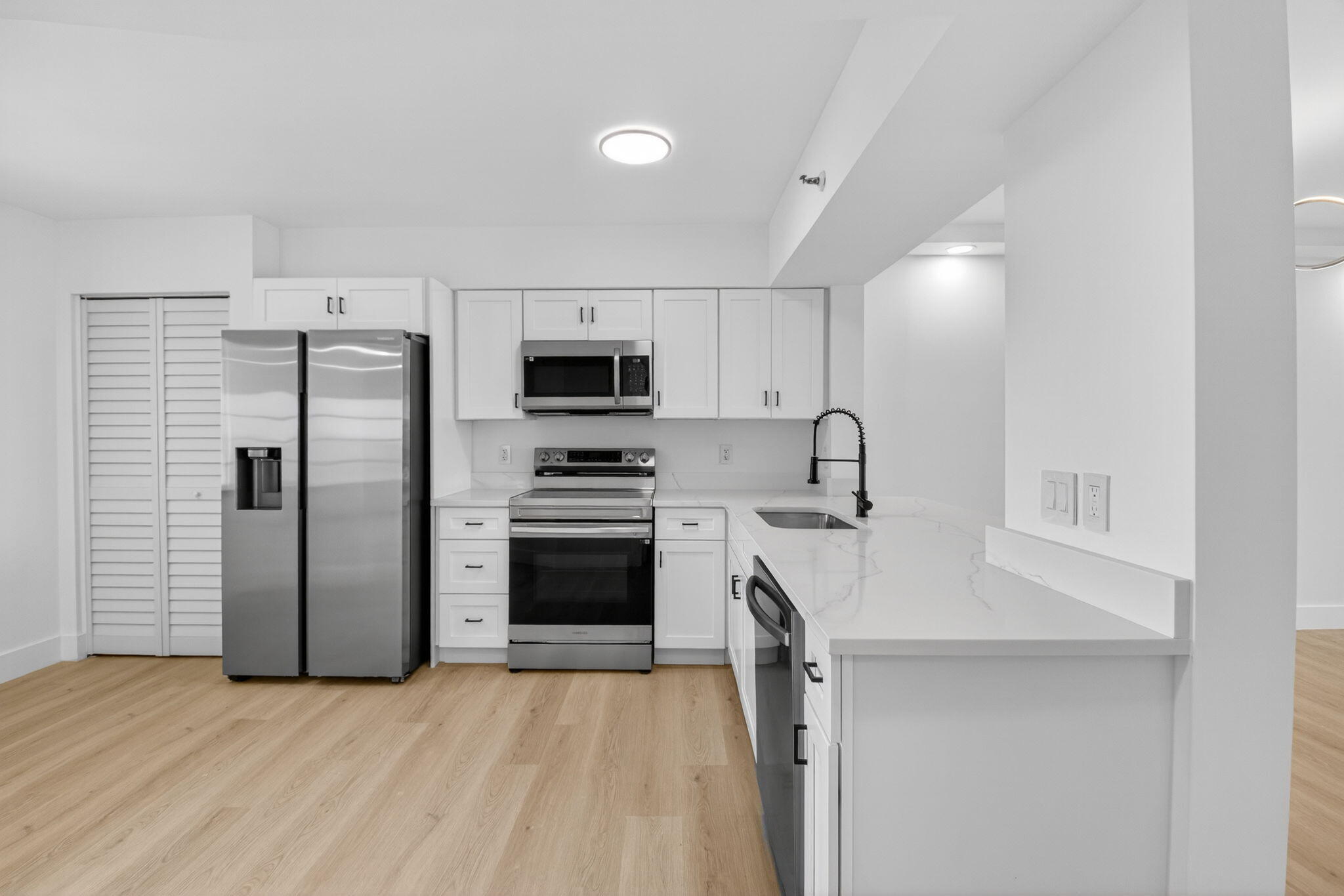 HUNTINGTON LAKES SEC ONE CONDOS - Residential