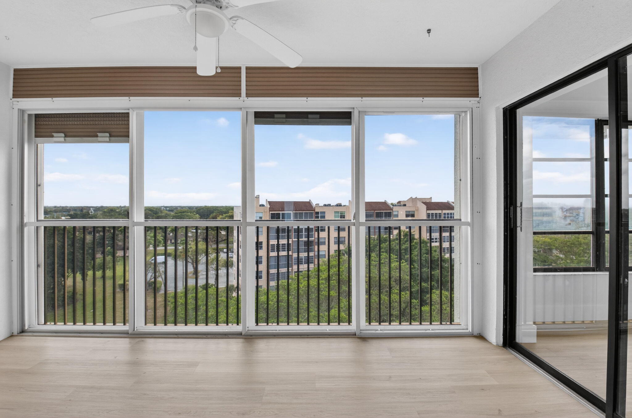 HUNTINGTON LAKES SEC ONE CONDOS - Residential