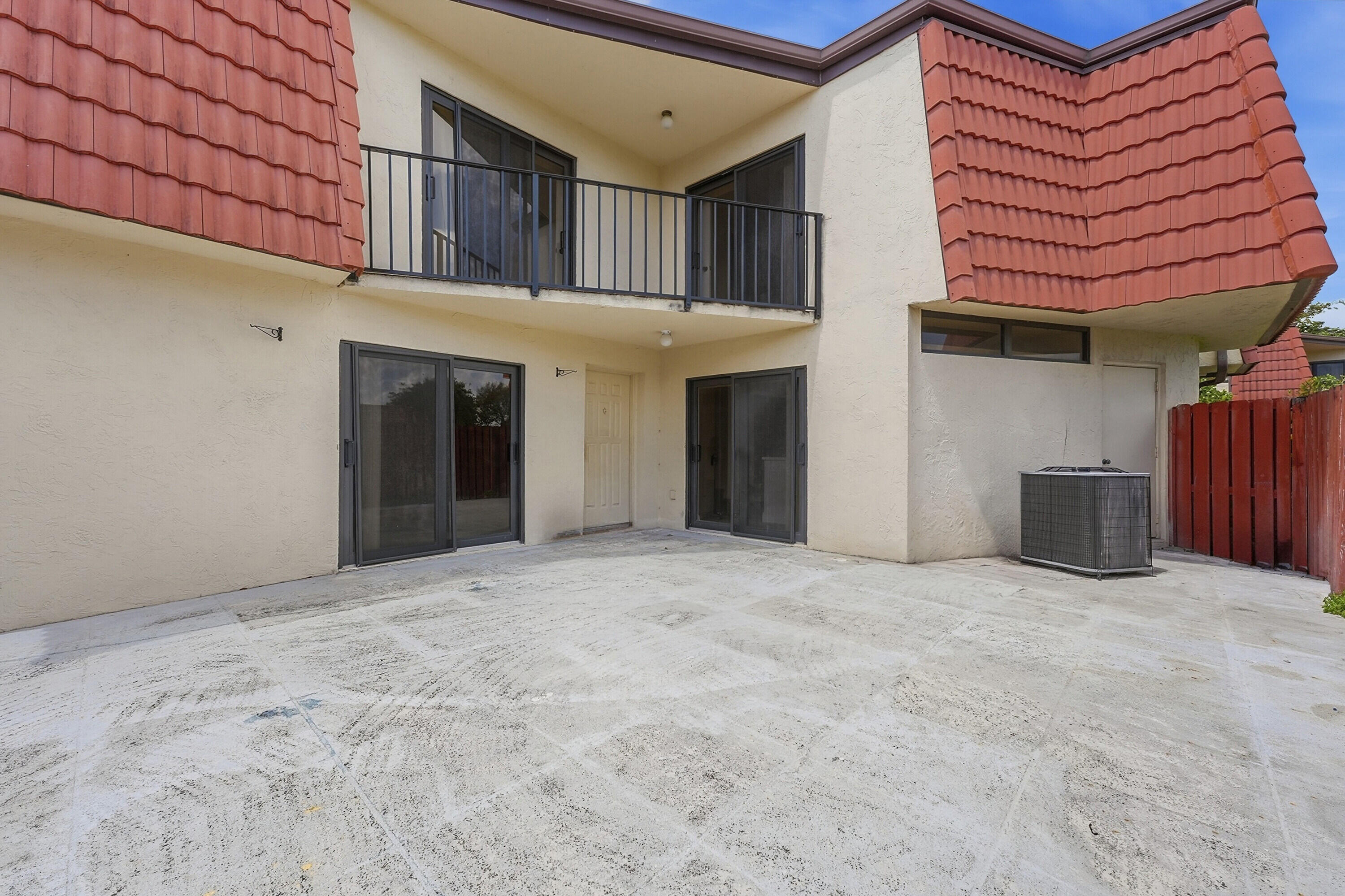 3861 Victoria Drive 3861