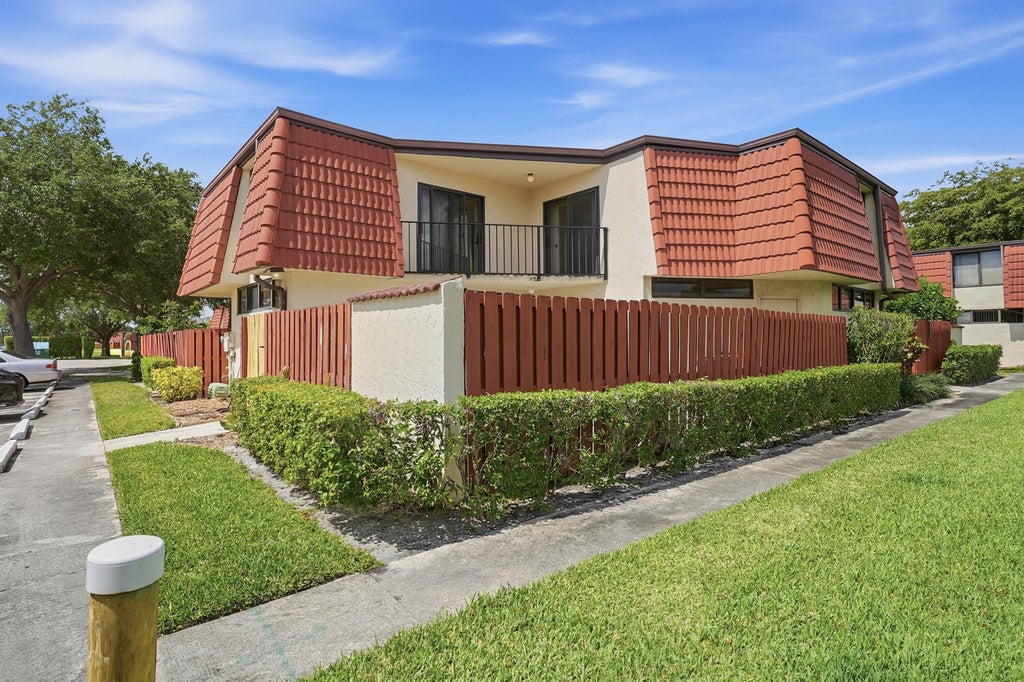 Photo of 3861 Victoria Drive #3861, West Palm Beach, FL 33406 (MLS # R11160052)