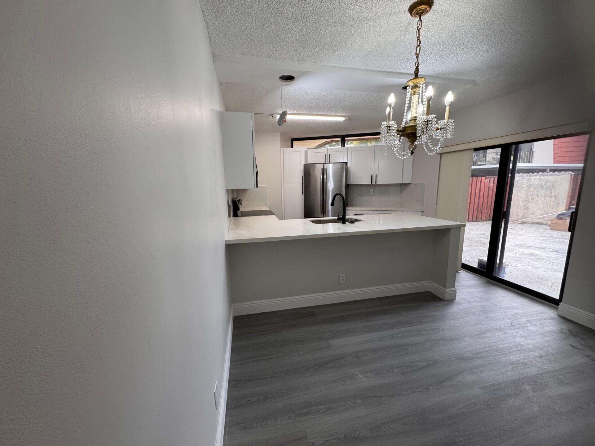 3861 Victoria Drive 3861