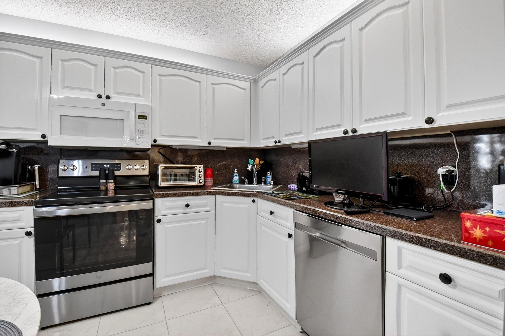 EXCELLENTE VILLAGE A,B,C, - Residential