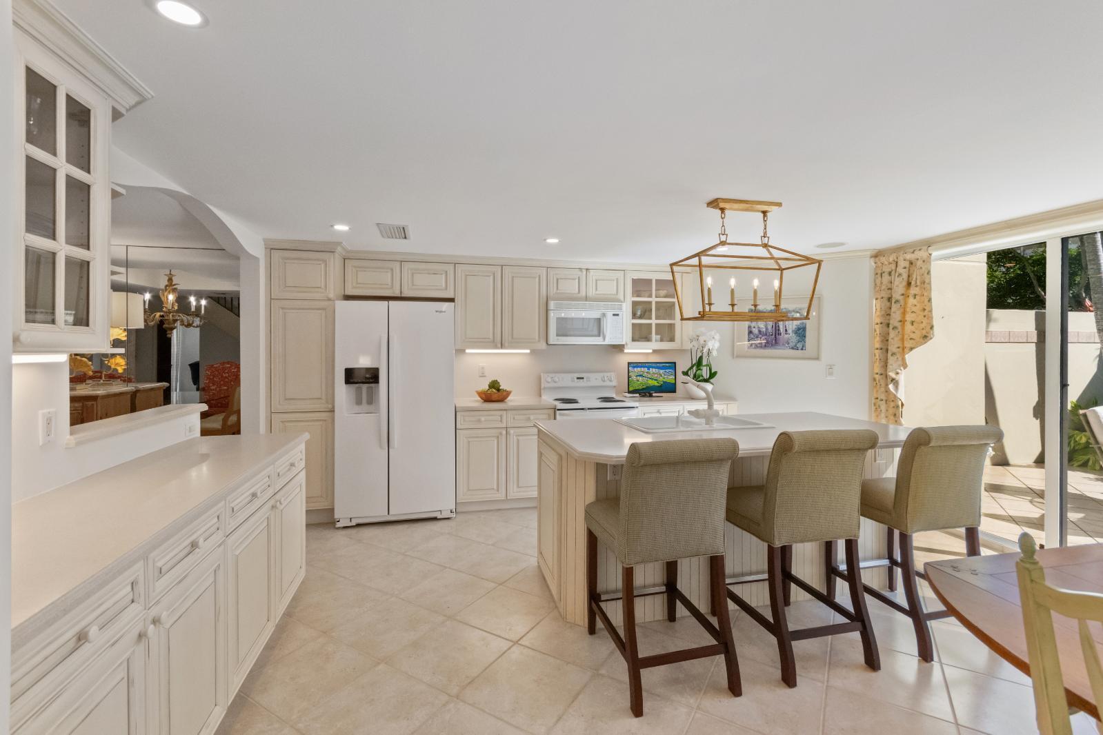 1141 Marine Way E Hth