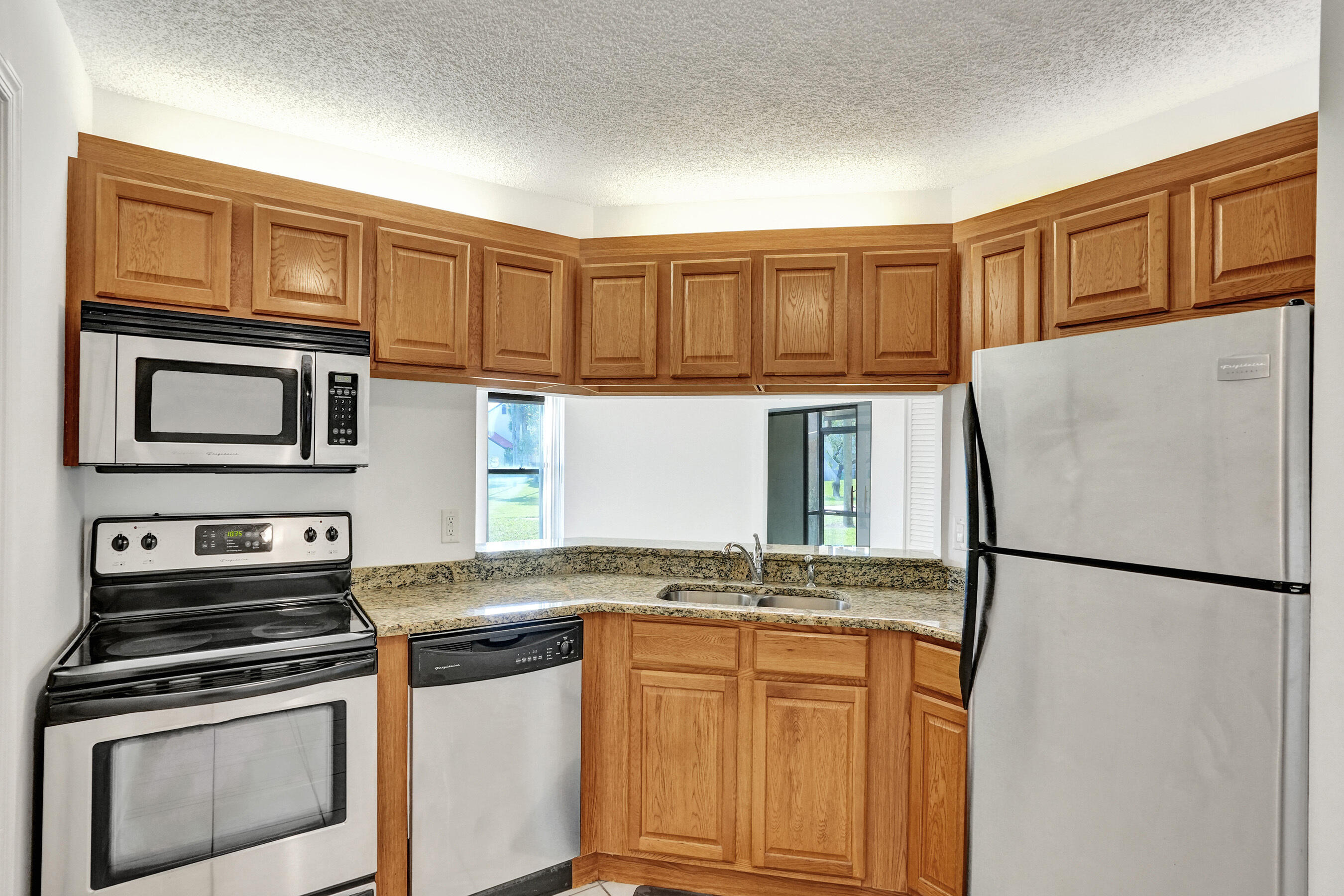 SOUTH LAKE CONDO - Residential