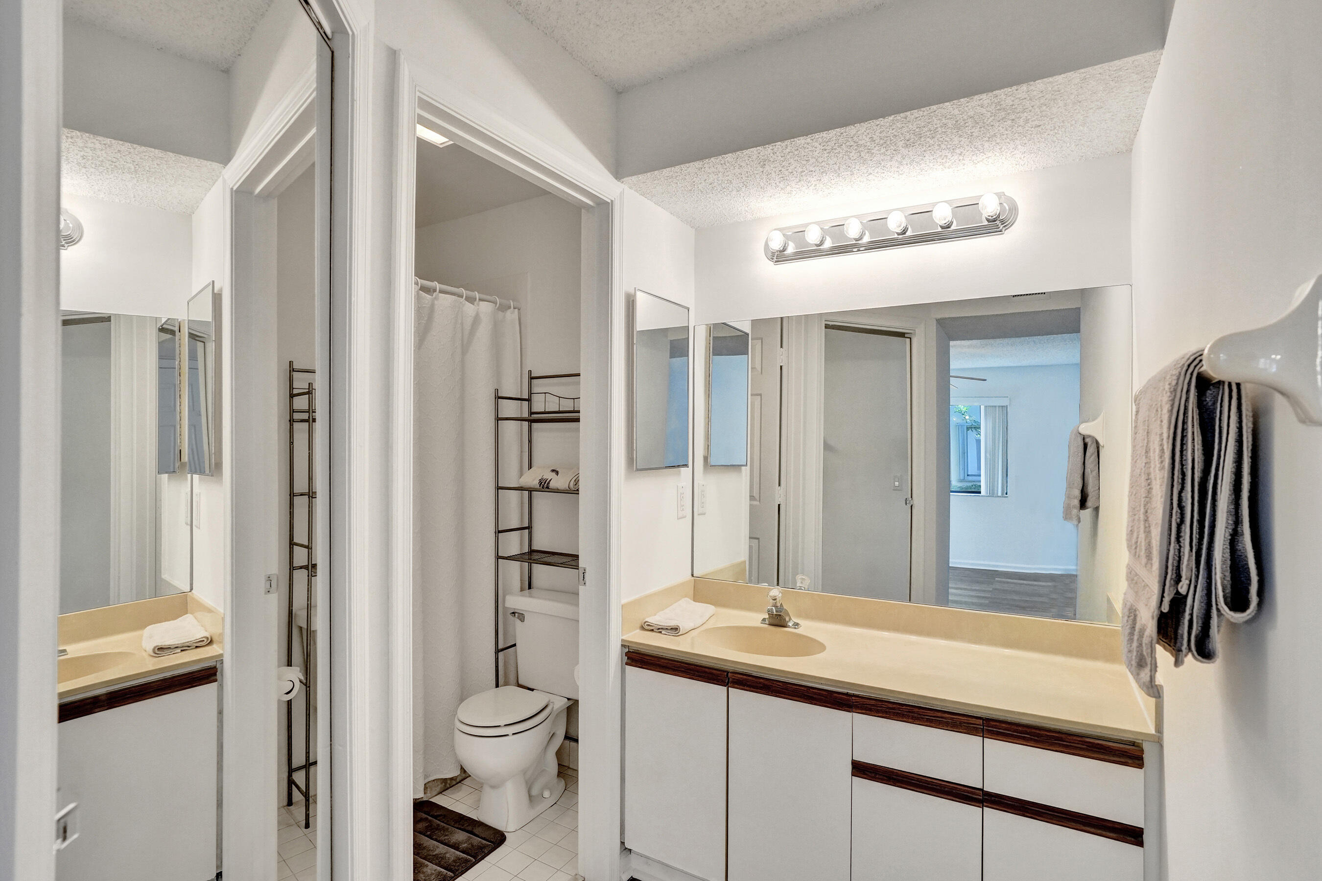 SOUTH LAKE CONDO - Residential