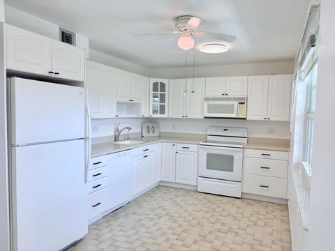 Tiny photo for 804 Cypress Grove Lane #508, Pompano Beach, FL 33069 (MLS # B26050732)