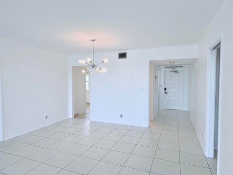 Tiny photo for 804 Cypress Grove Lane #508, Pompano Beach, FL 33069 (MLS # B26050732)