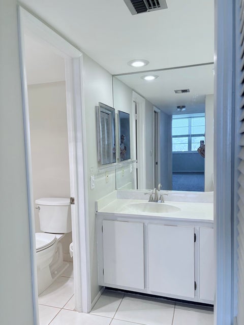 Tiny photo for 804 Cypress Grove Lane #508, Pompano Beach, FL 33069 (MLS # B26050732)