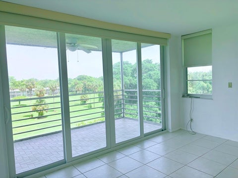 Tiny photo for 804 Cypress Grove Lane #508, Pompano Beach, FL 33069 (MLS # B26050732)