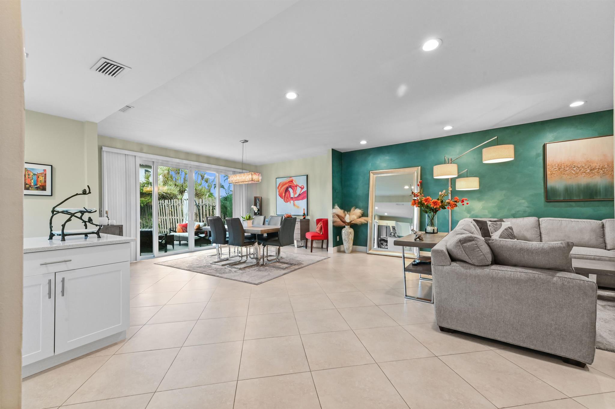 343 SW 27th Terrace