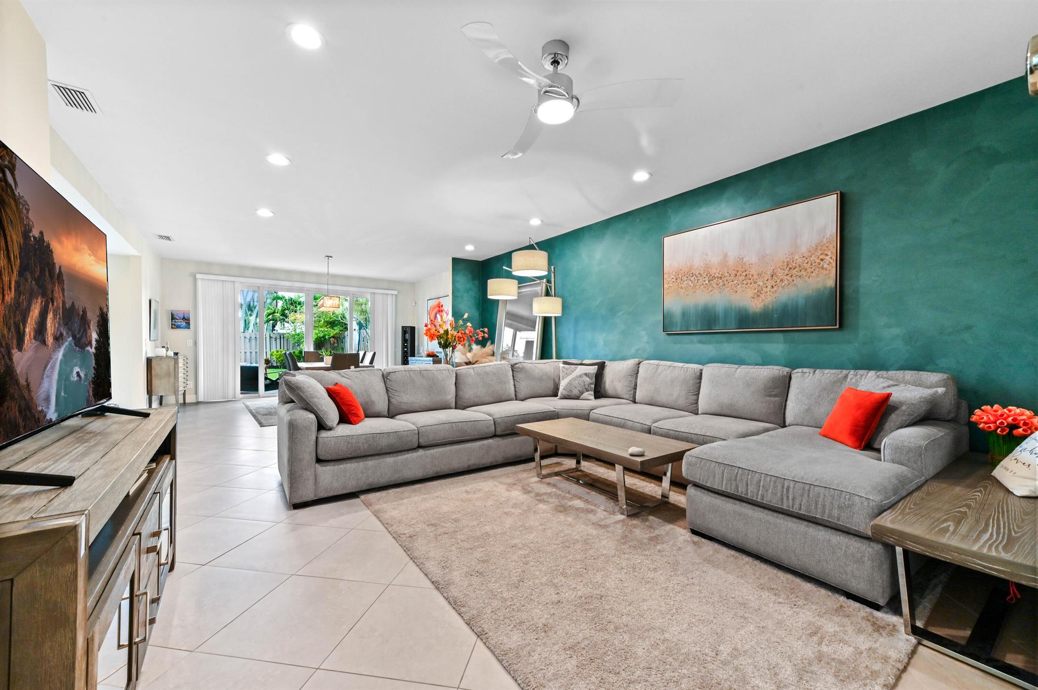 343 SW 27th Terrace
