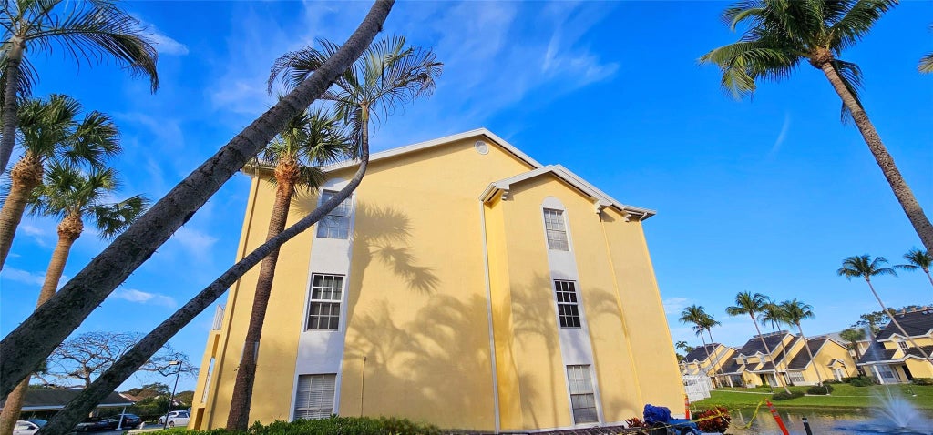 Photo of 6339 La Costa Drive, Boca Raton, FL 33433 (MLS # B26072589)