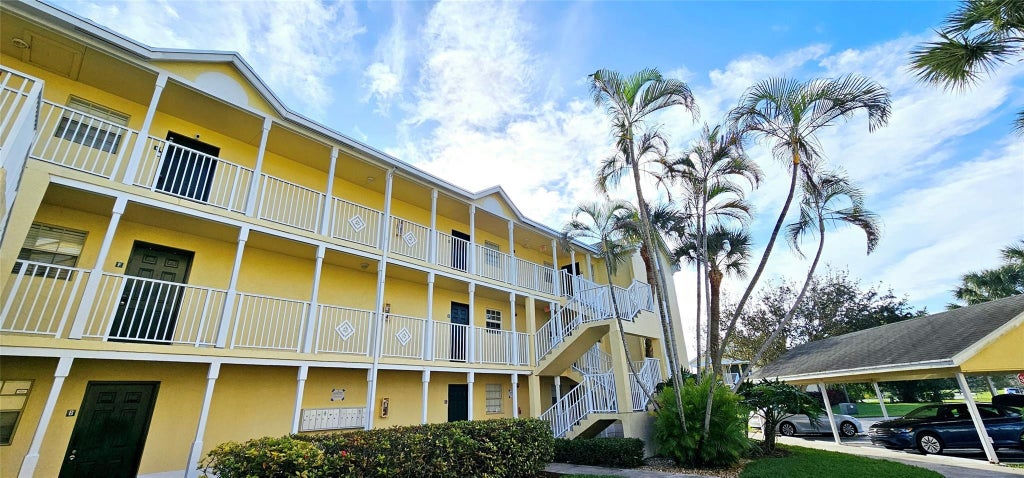 Photo of 6339 La Costa Drive, Boca Raton, FL 33433 (MLS # B26072589)