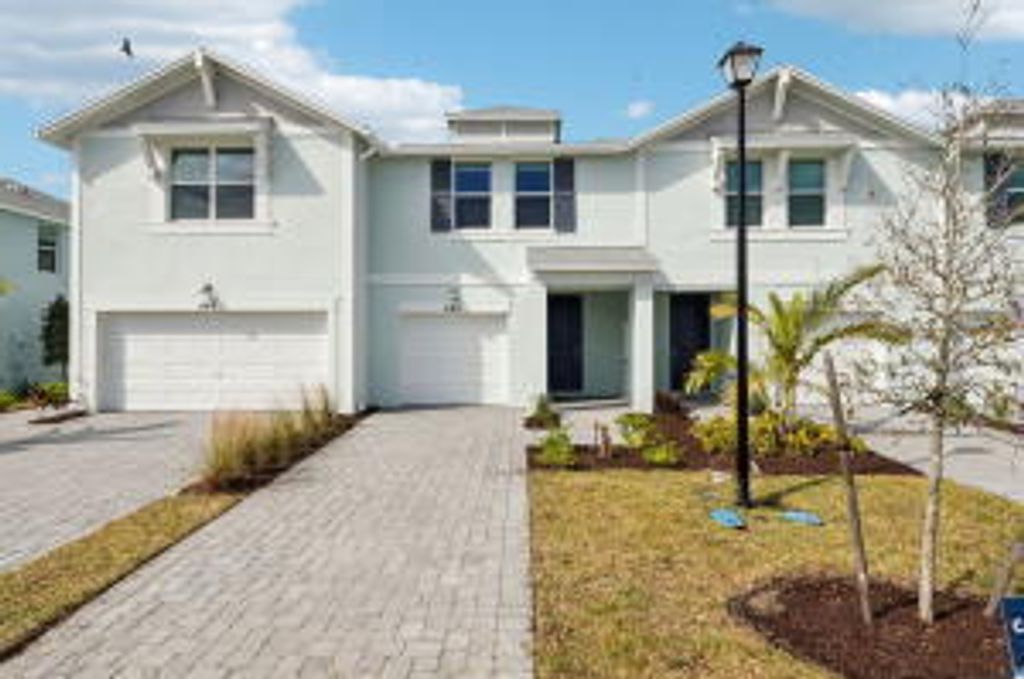Photo of 492 Salisbury Circle, Fort Pierce, FL 34982 (MLS # R11090823)
