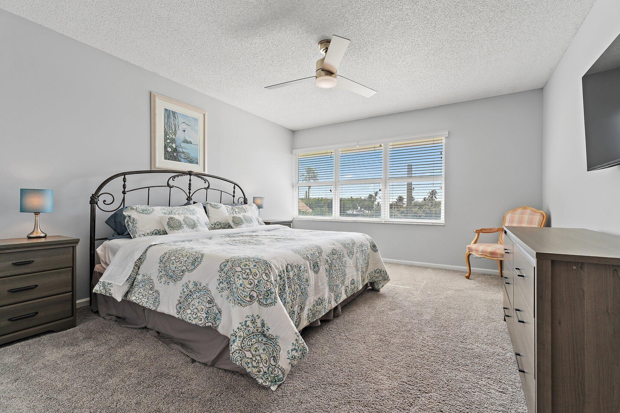 BEACHCOMBER CONDO - Residential Lease