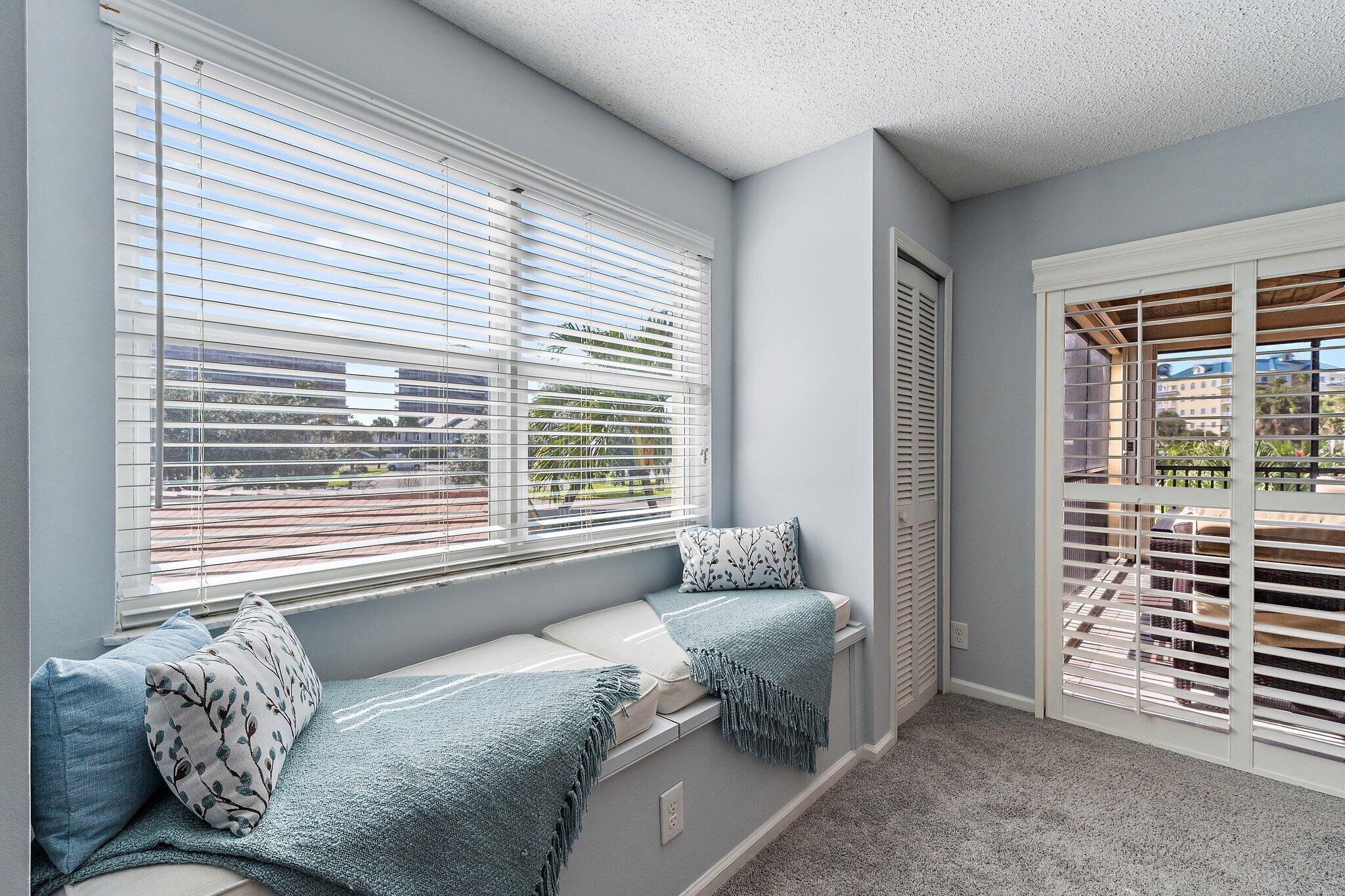 BEACHCOMBER CONDO - Residential Lease