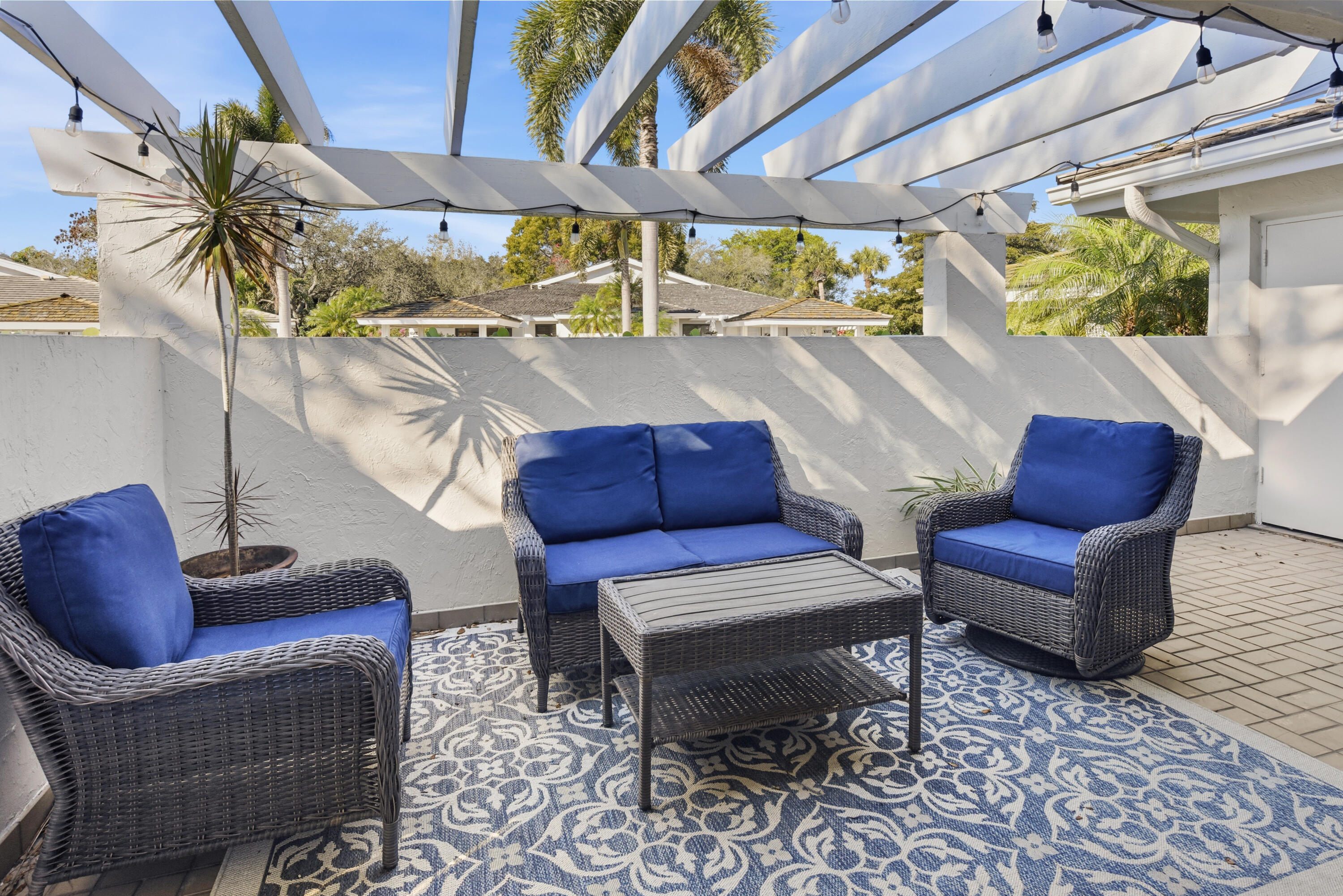 WINDWARD AT JONATHANS LANDING - Residential Lease