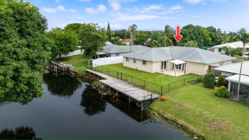 Photo of 1361 SW 27th Avenue, Boynton Beach, FL 33426 (MLS # R11031013)