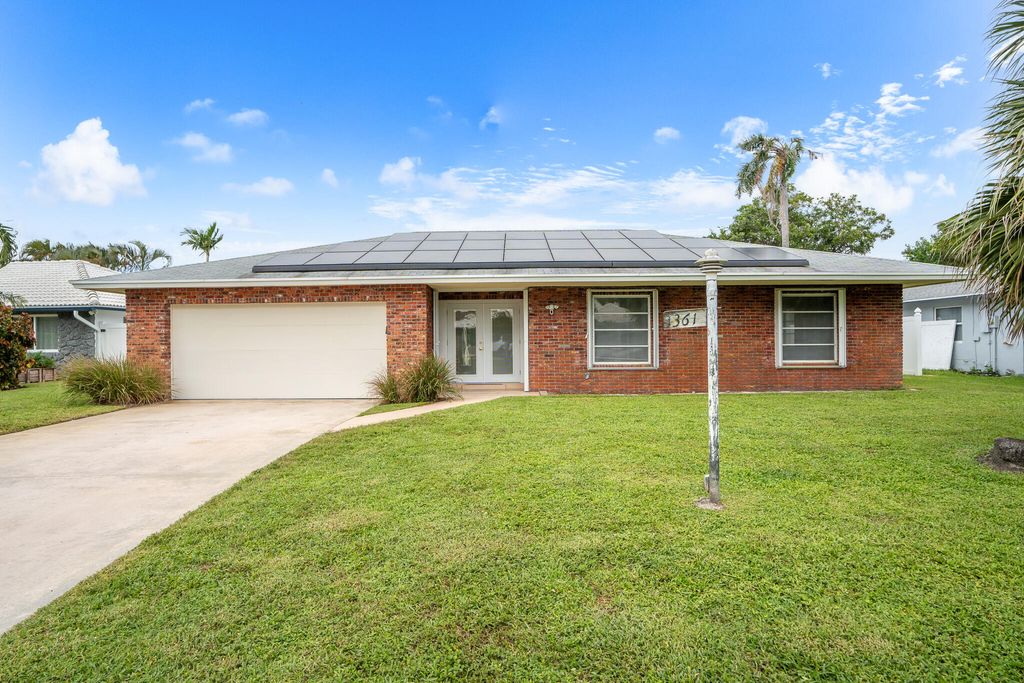 Photo of 1361 SW 27th Avenue, Boynton Beach, FL 33426 (MLS # R11031013)