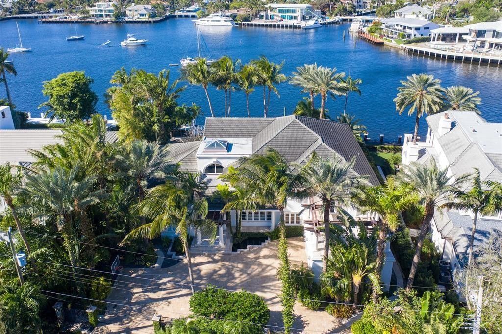 Photo of 1313 E Lake Drive, Fort Lauderdale, FL 33316 (MLS # F10539741)