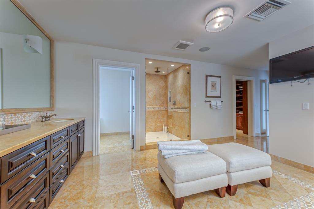 HARBOR BEACH - Residential Lease