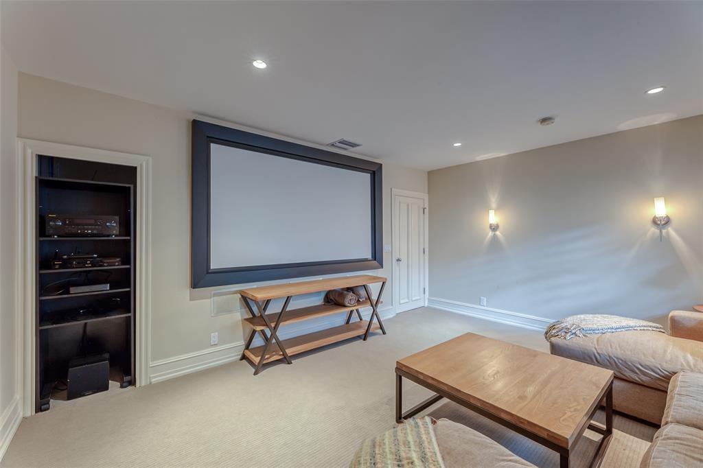 HARBOR BEACH - Residential Lease