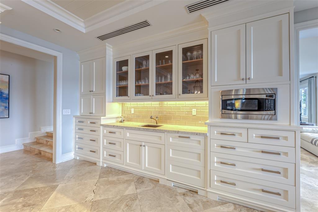 HARBOR BEACH - Residential Lease