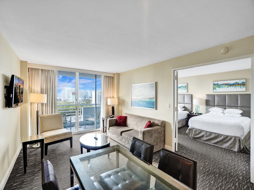 2670 E Sunrise Boulevard 1120