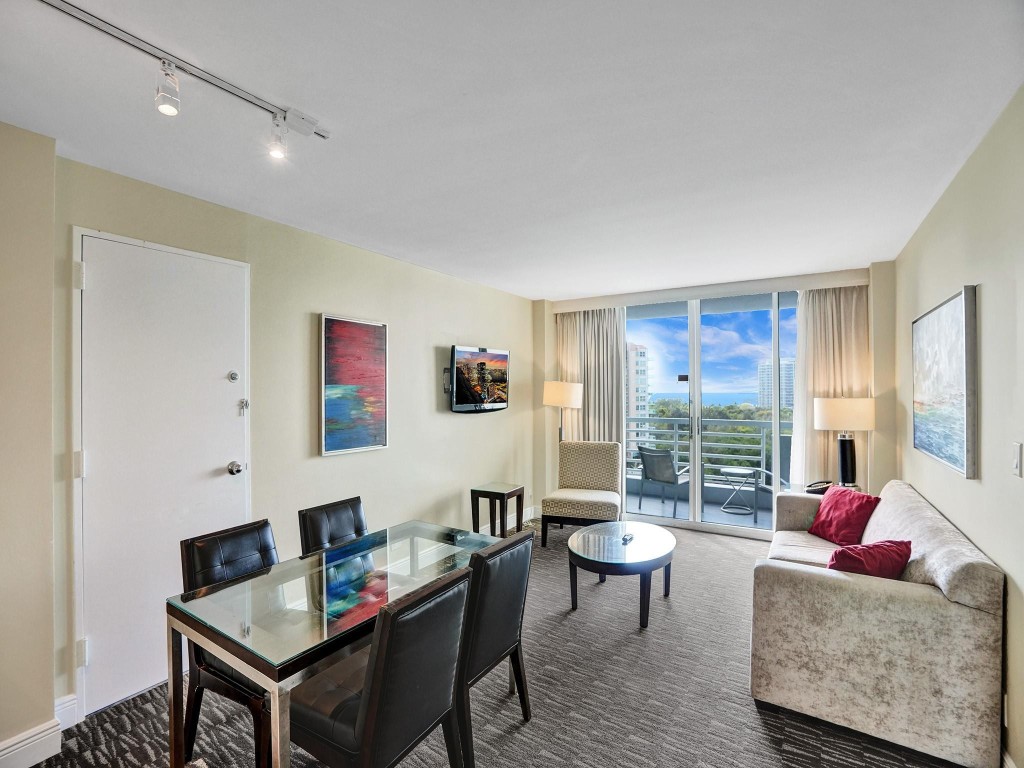 2670 E Sunrise Boulevard 1120