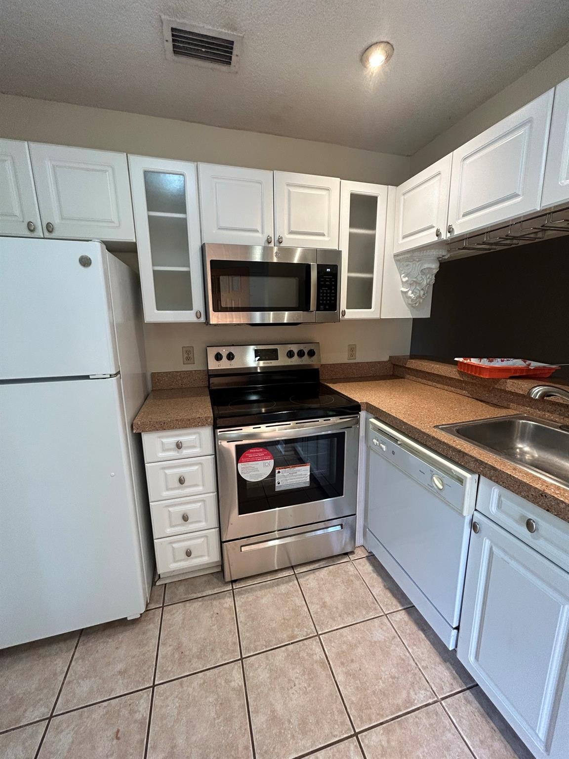 NAPOLI GARDENS - Residential Lease