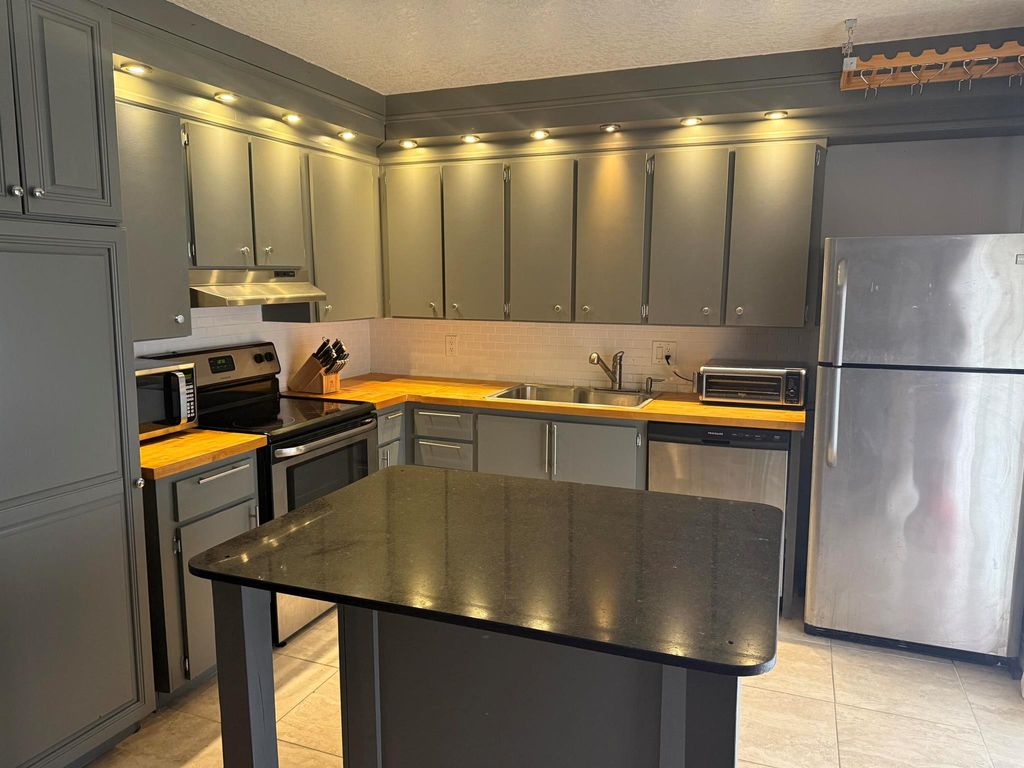 Photo of 1106 11th Court, Palm Beach Gardens, FL 33410 (MLS # R11095915)